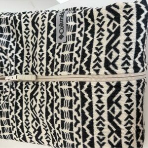 Columbia green Patterned Fleece long sleve full zipper small size jacket